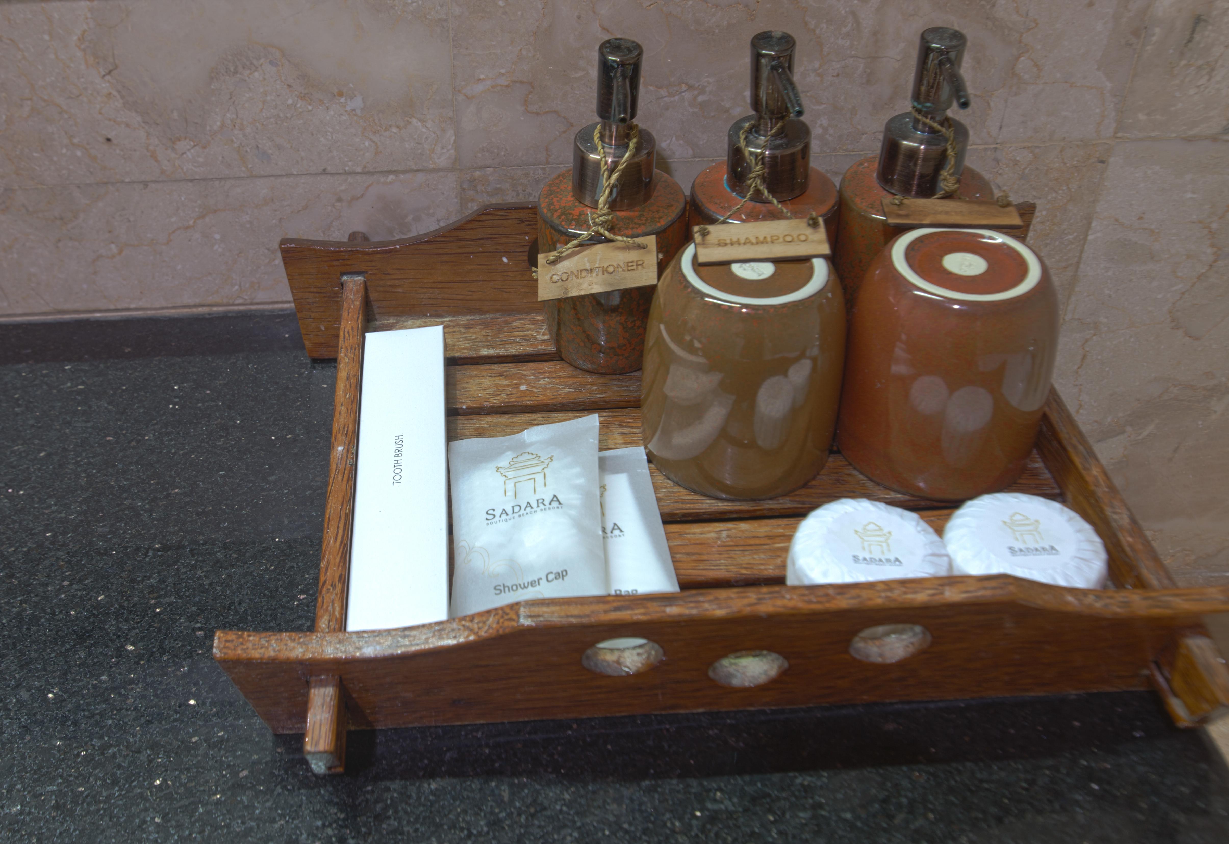 Sadara Resort Nusa Dua  Exterior foto Soap and shampoo dispensers in a hotel bathroom
