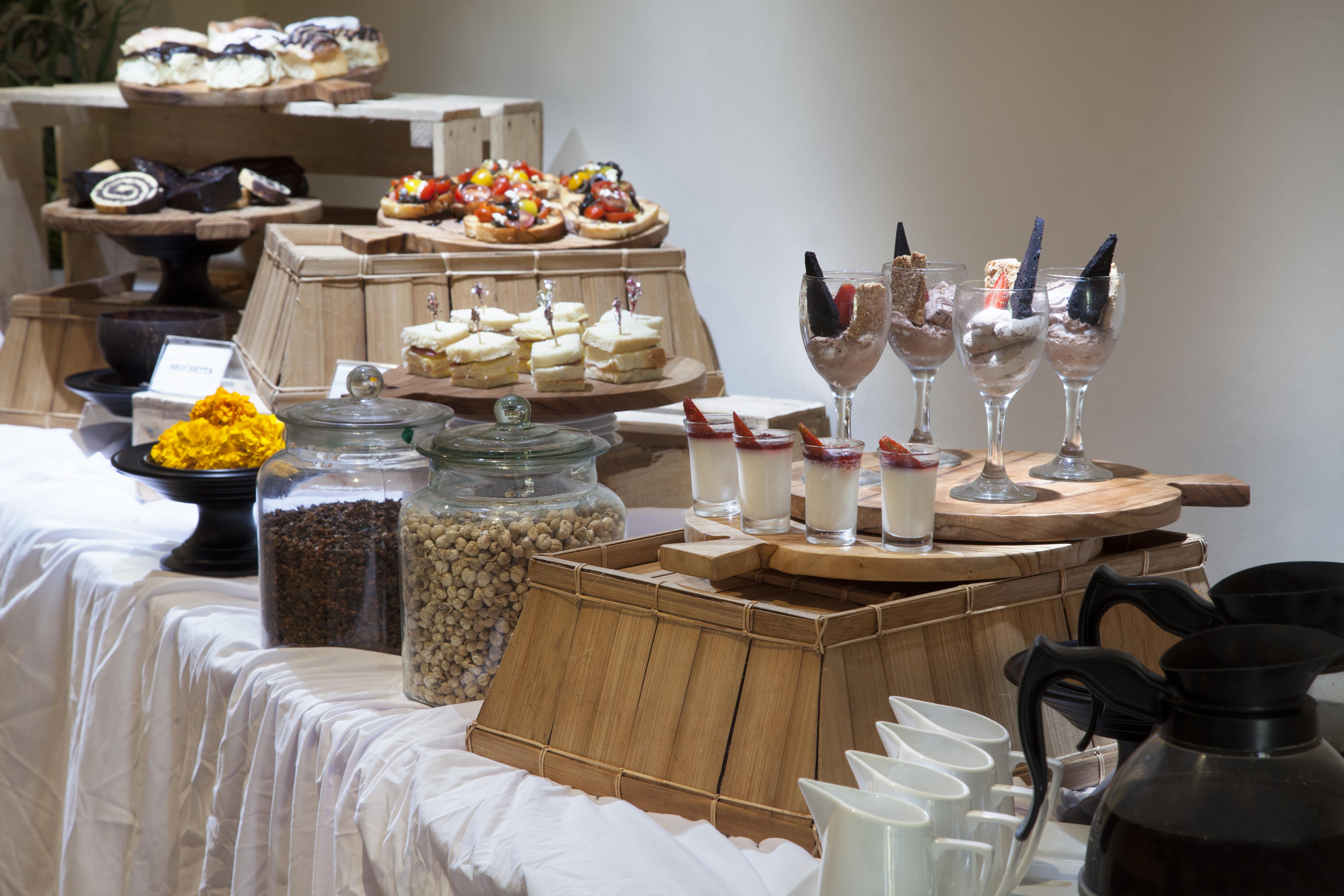 Sadara Resort Nusa Dua  Exterior foto A dessert buffet