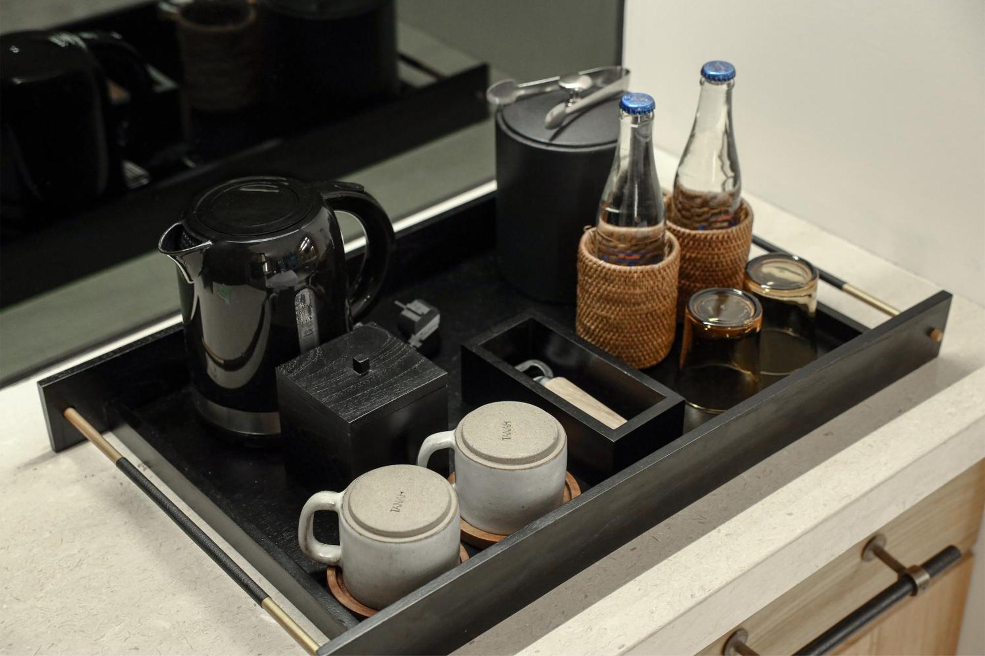 Sadara Resort Nusa Dua  Exterior foto A tea and coffee tray in a hotel room
